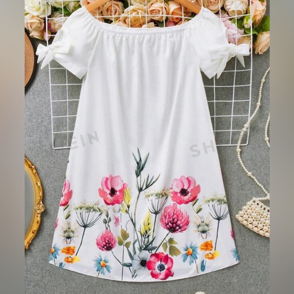 Off the shoulder Summer dress with flowers. Bow knot Size: S US:4 - Picture 2 of 4